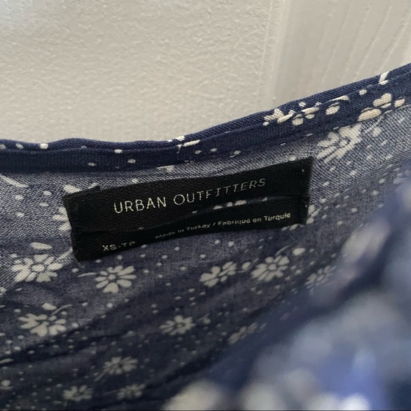 Urban Outfitter Blue Floral Jumpsuit - Picture 2 of 4